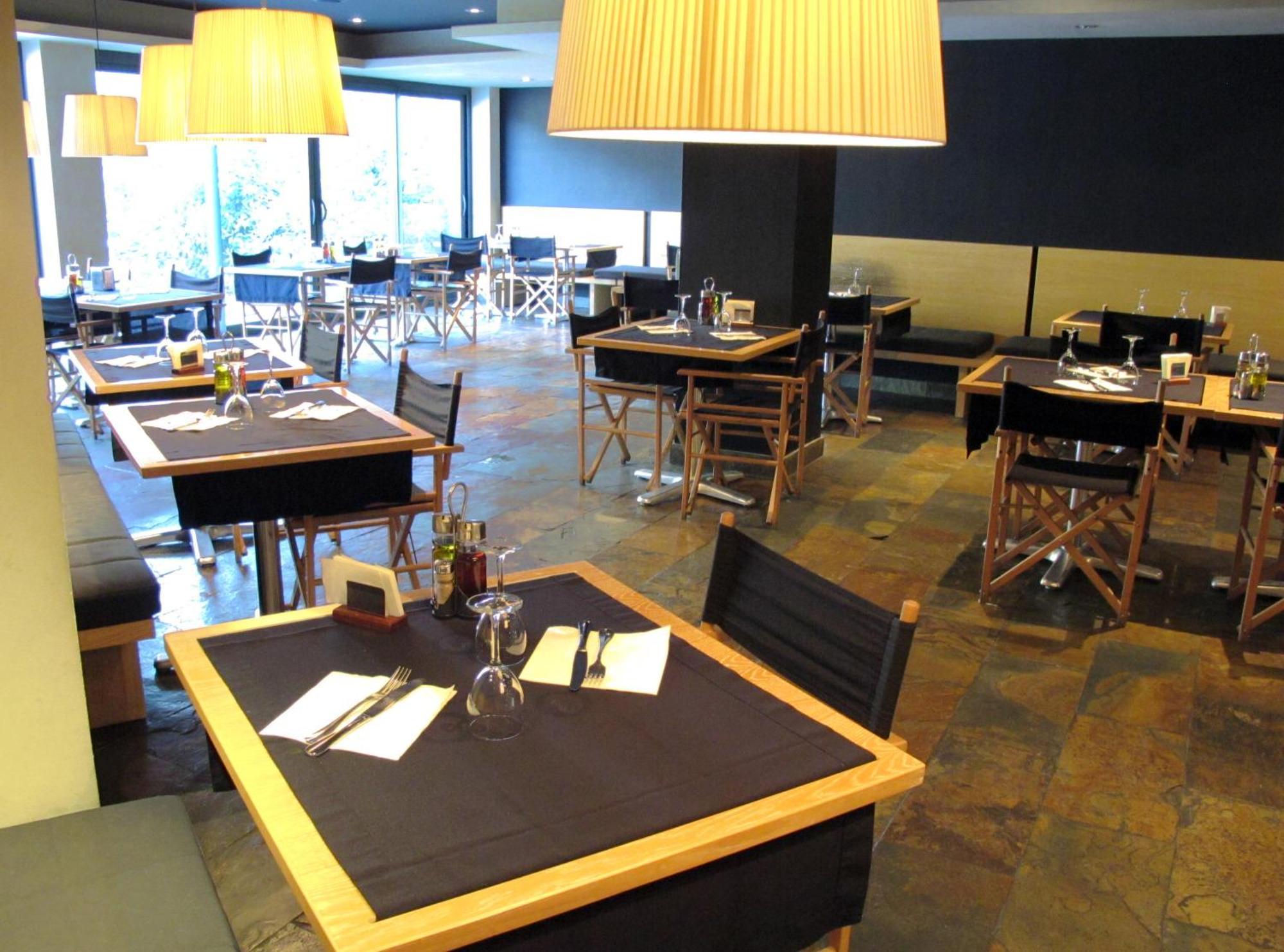 Apartaments Shusski Encamp Restaurant photo